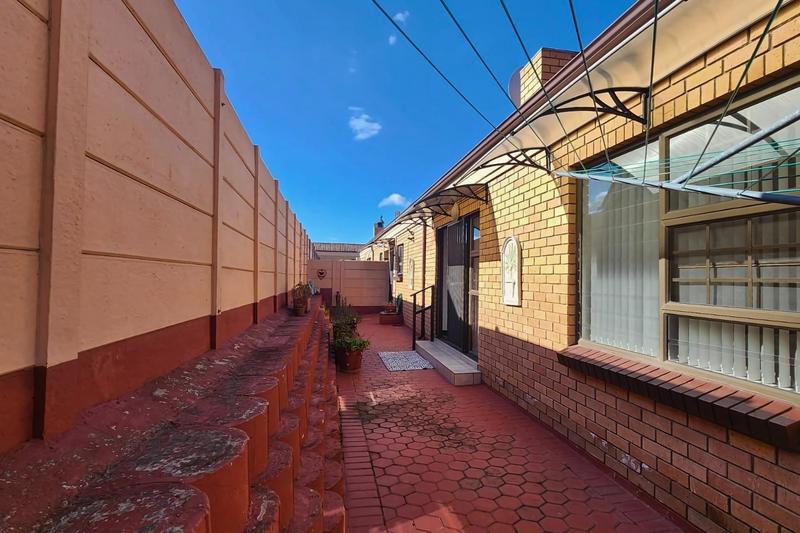 3 Bedroom Property for Sale in Island View Western Cape